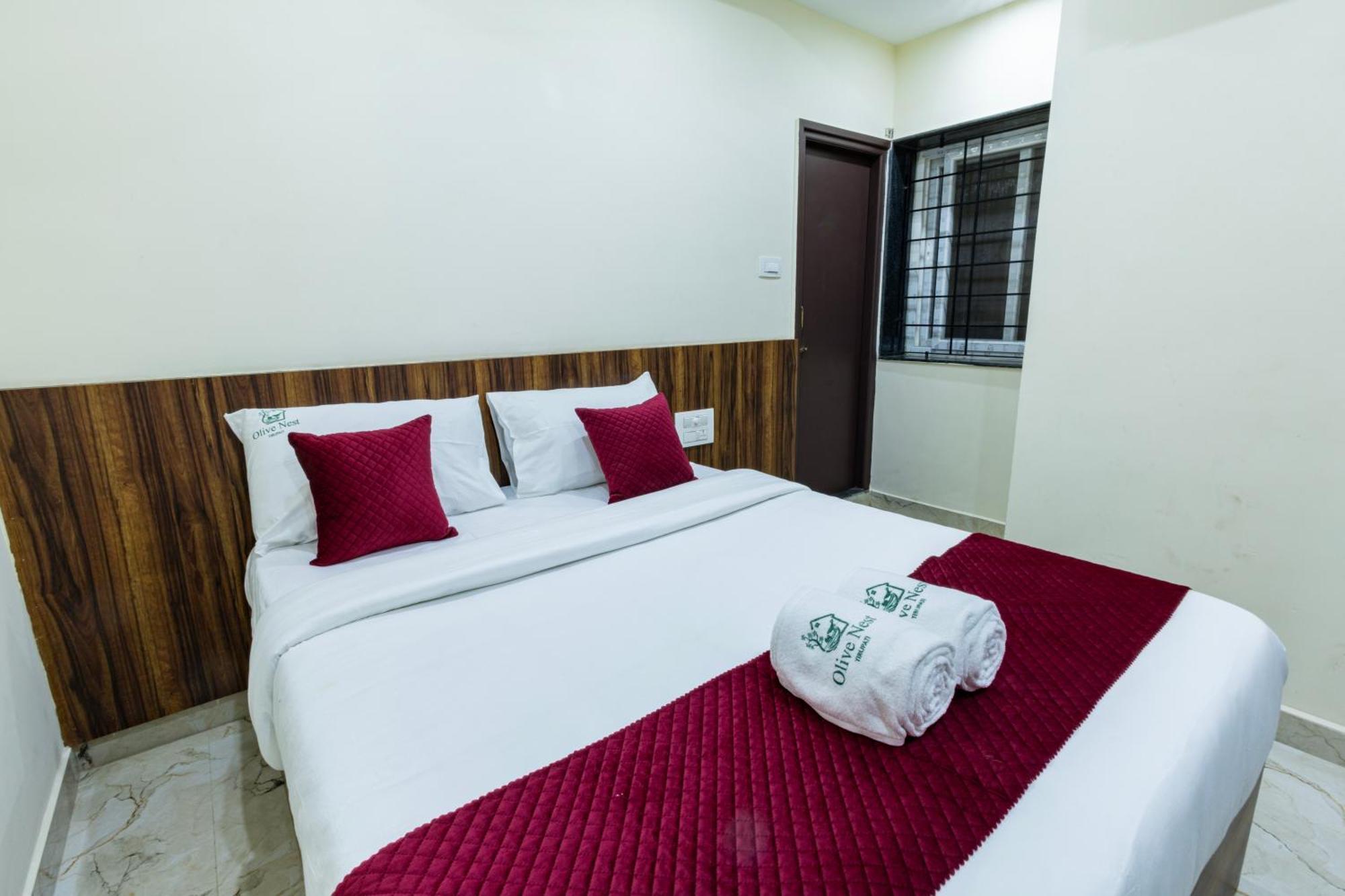 Olive Nest- Tirupati Bus Stand- 300 Meters, Railway Station- 400 Meters 호텔 외부 사진
