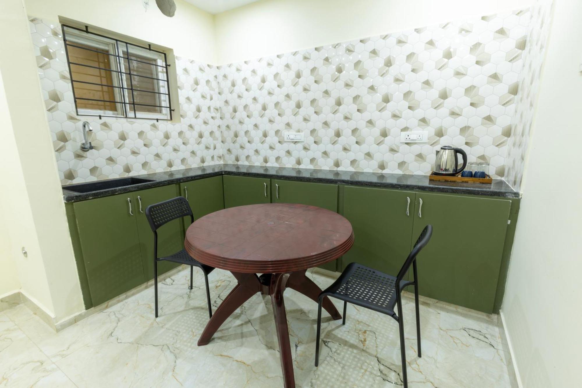Olive Nest- Tirupati Bus Stand- 300 Meters, Railway Station- 400 Meters 호텔 외부 사진